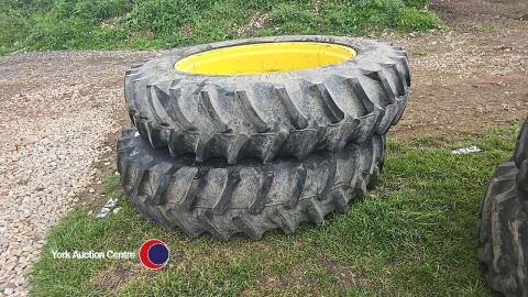 2 x 420/80R46 Firestone tyres