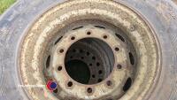 2 x 385/65 R22.5 tyres - 4