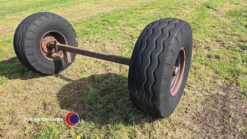Howard axle and wheels