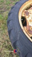 Pair of row crop wheels, 9.5 - 44 - 3