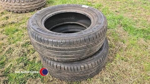 2 x 255/60 R18 tyres