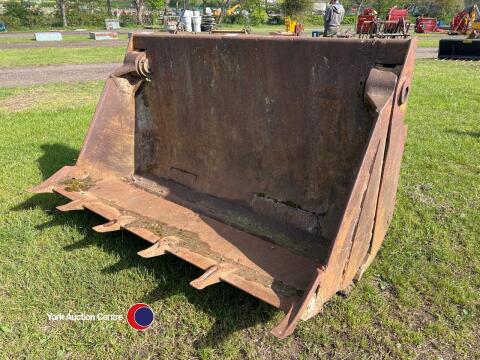 JCB 4 in 1 bucket, with Q fit brackets
