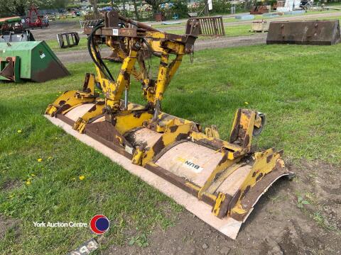 Snow plough set up for 3pt linkage use
