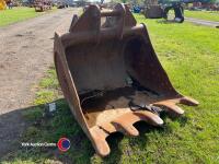 13T digging bucket 65 mm pins