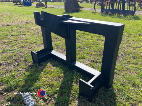 Implement mover for telehandler