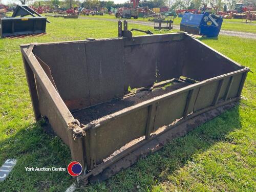 Transport box with 3 point linkage