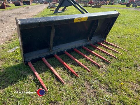 Slewtic 5ft muck fork, unused with Bobcat headstock