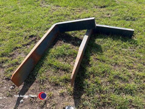 Pair of forklift tines
