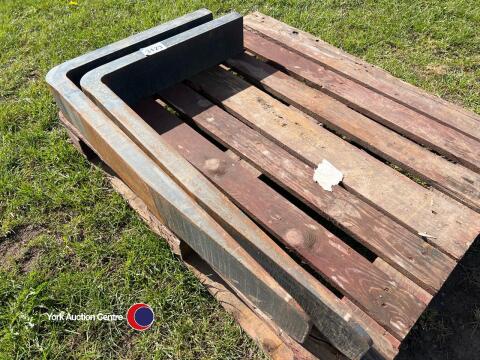 Pair of forklift tines