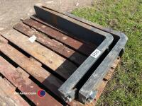 Pair of forklift tines - 2