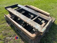 Forklift carriage and pair of forks - 2