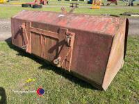 Loader bucket with Euro 8 brackets - 3