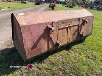 Loader bucket with Euro 8 brackets - 4