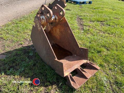 Digger bucket