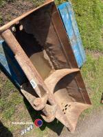 JCB wide digger bucket - 4