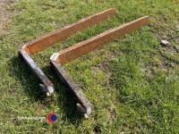 Set of forklift pallet tines