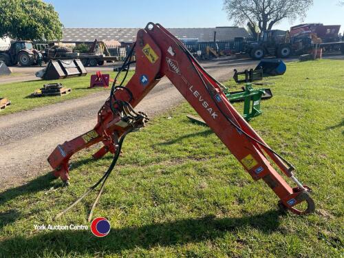 Kuhn fertiliser spreader bag lift crane