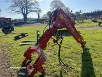 Kuhn fertiliser spreader bag lift crane - 4
