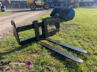 Pallet tines and headstock