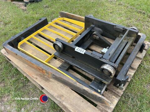 Forklift carriage plus a pair of forks
