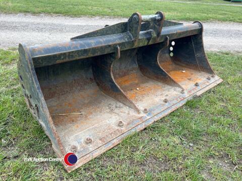 JCB 3CX bucket