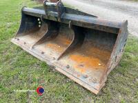 JCB 3CX bucket - 2