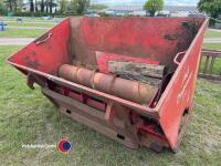 Sawdust bucket, no belt. Ag dispenser