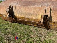 Tractor loader bucket - 4