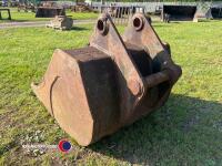 65mm digger bucket, 3 ft wide - 3