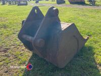 65mm digger bucket, 3 ft wide - 4