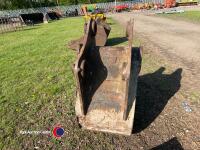 65mm digger bucket, 20' wide - 4