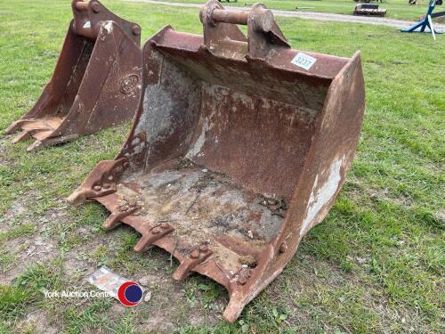 JCB 3ft digging bucket