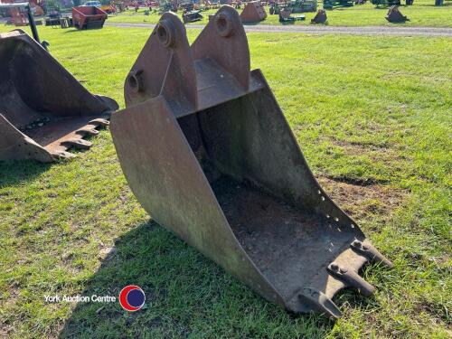 JCB 360 digger bucket