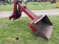 Rear loader, tractor mounted