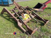 Fordson Major front end loader c/w all parents and roll bar good condition