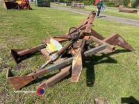 Fordson Major front end loader c/w all parents and roll bar good condition - 4