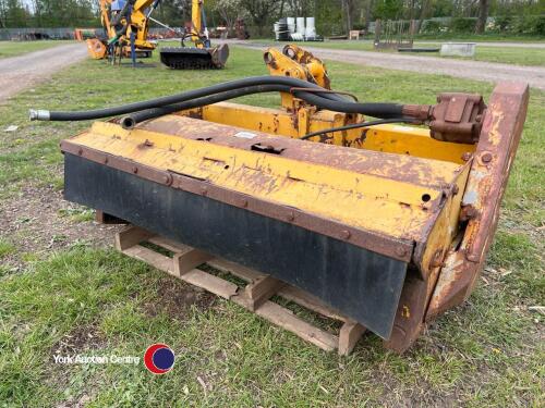 Hedge cutter head for tractor