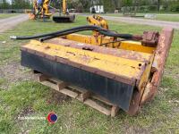 Hedge cutter head for tractor