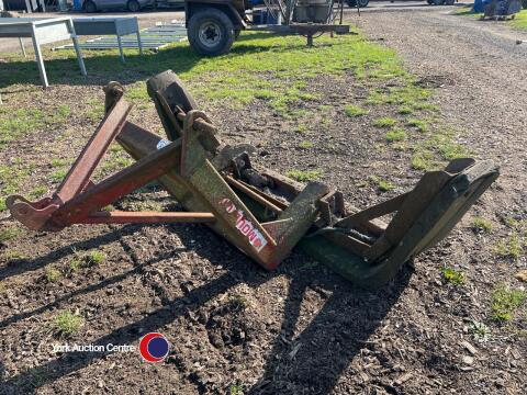 Yard scraper