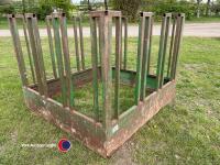 Hay feeder - 2