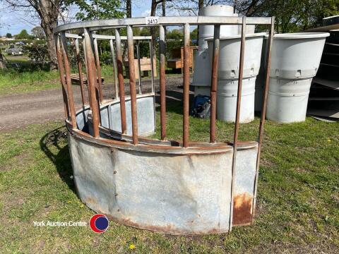Cattle ring feeder