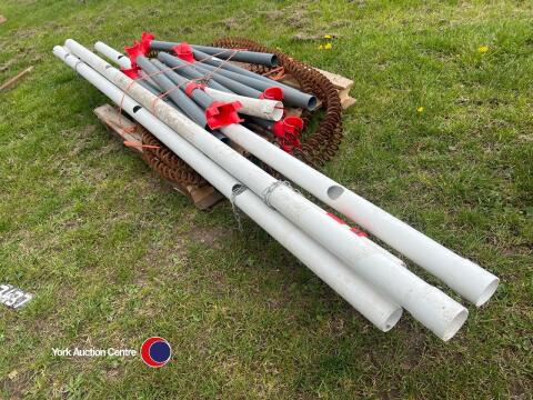 Pig feed auger