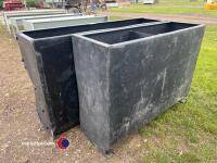2 x 5 space pig feeders - 2