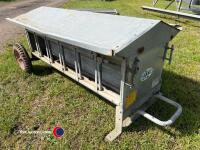 IAE lamb creep feeder