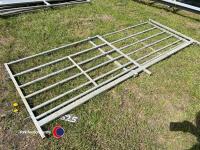 Sliding sheep hurdle gale