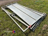 4 x sheeted hurdles c/w pins
