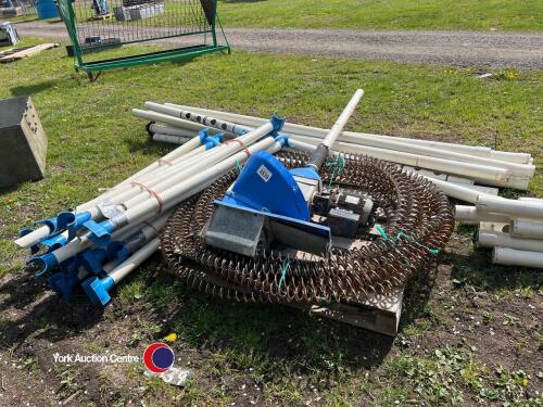 Centreless feed auger