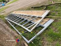 2 x 15ft feed barrier - 4