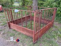 Large bale sheep hay rack