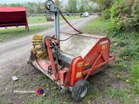 Reco paddock sweeper, PTO driven with new brushes and hydraulic side brush - 2